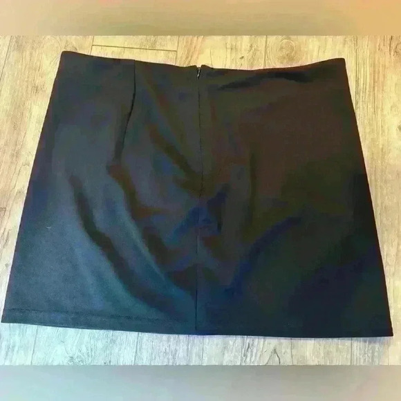 SHEIN Curve black skirt size 3XL - Picture 4 of 4